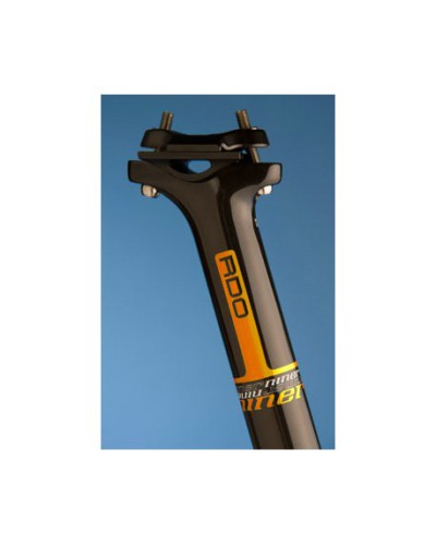 NINER Sattelstütze Carbon RDO Komfort, schwarz, 31,6 mm, 400 mm, orangenes Dekor