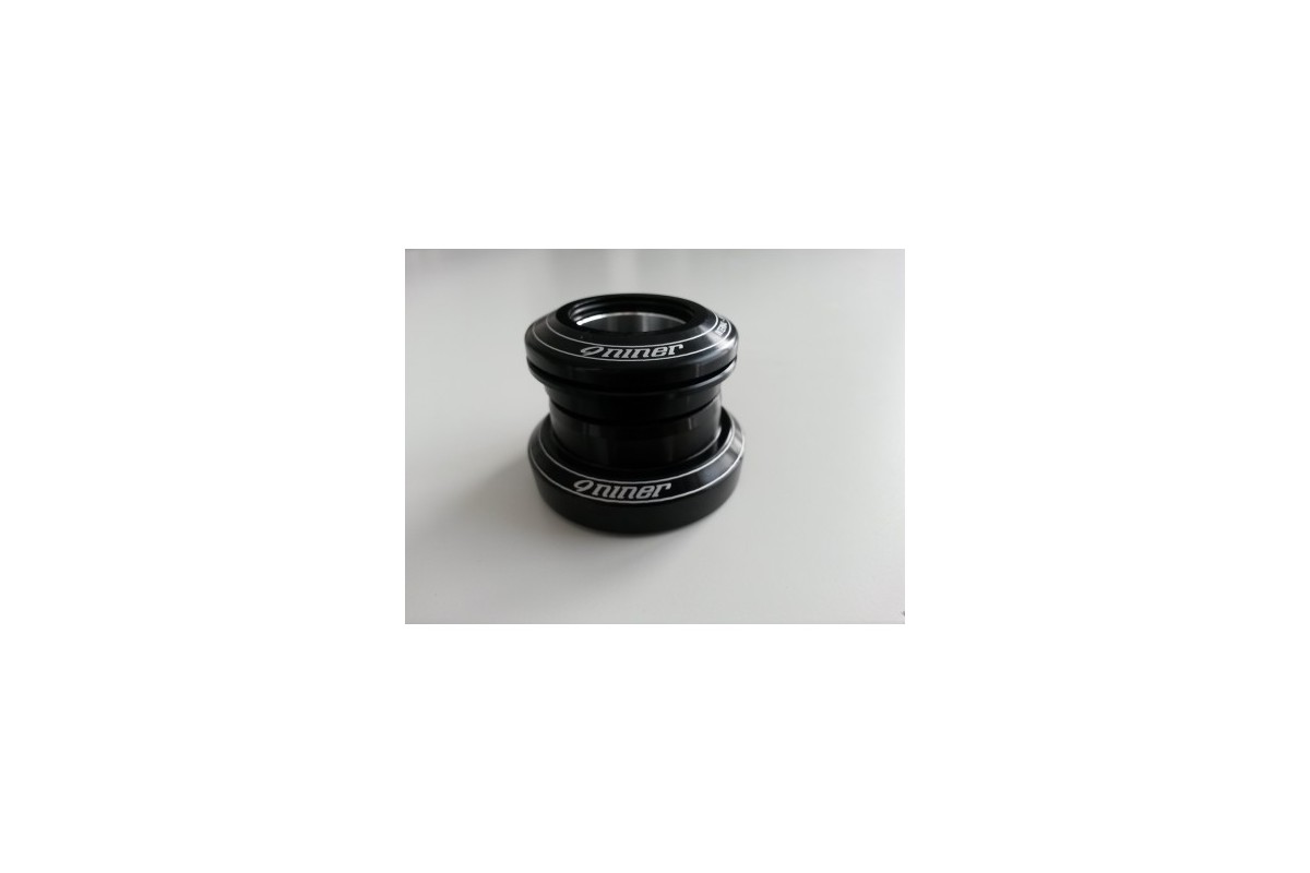NINER FSA 44mm Mixed Taper Steuersatz, schwarz mit Niner Decals, Oben:  ZS44/28.6,  Unten:  EC44/40 
